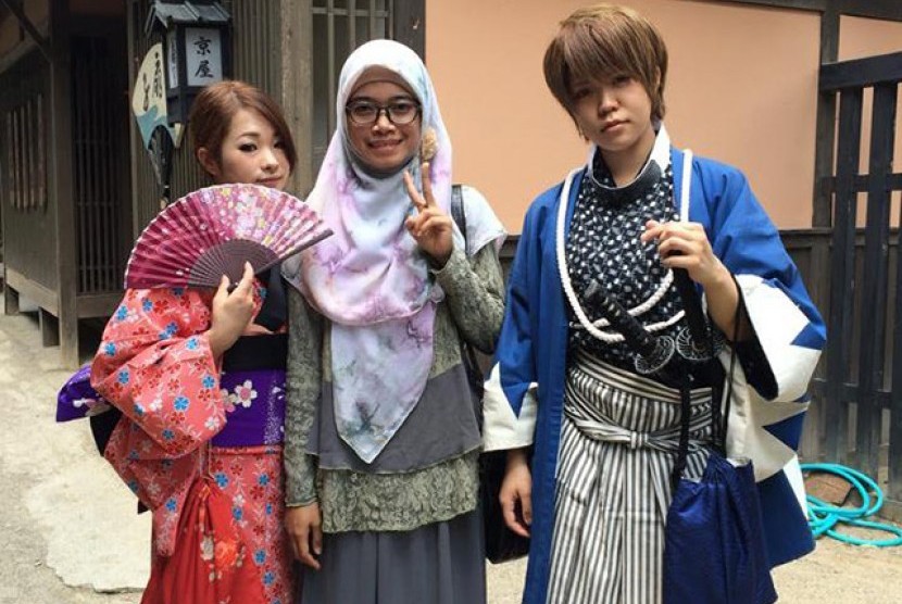 Enik Perawat Asal Indonesia Yang Bekerja di Jepang